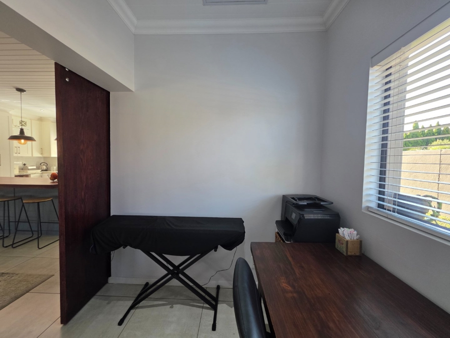 3 Bedroom Property for Sale in Melodie North West